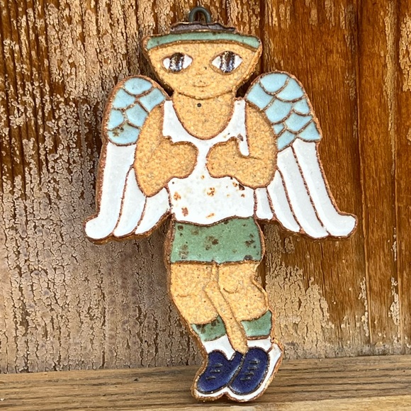 COPY - Saint Andrews Abbey ceramics runner angel ornament - Picture 2 of 3